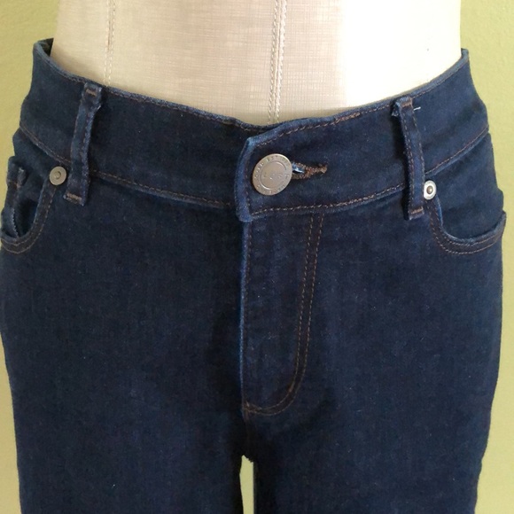 LOFT Outlet Women’s Dark Wash Modern Skinny Jean - Picture 2 of 7